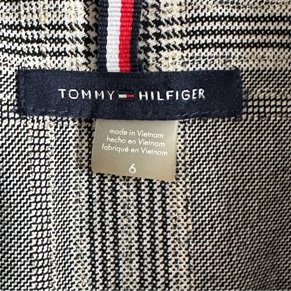 Tommy Hilfiger Black Ivory Large Plaid Classic 2 Botton Suit Blazer NWOT, Size 6 - Picture 4 of 9